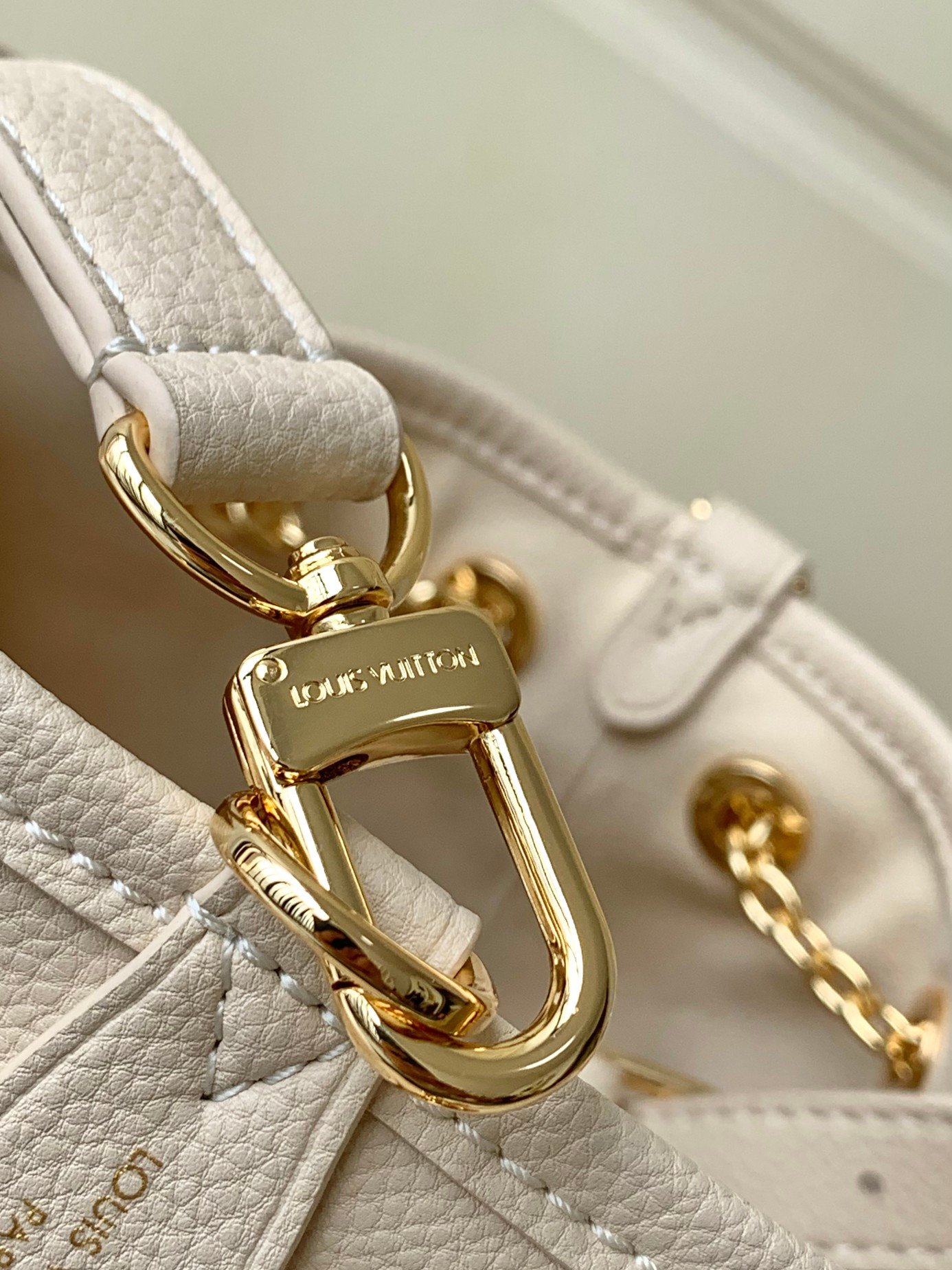 Louis Vuitton M46545 Yellow - Image 5