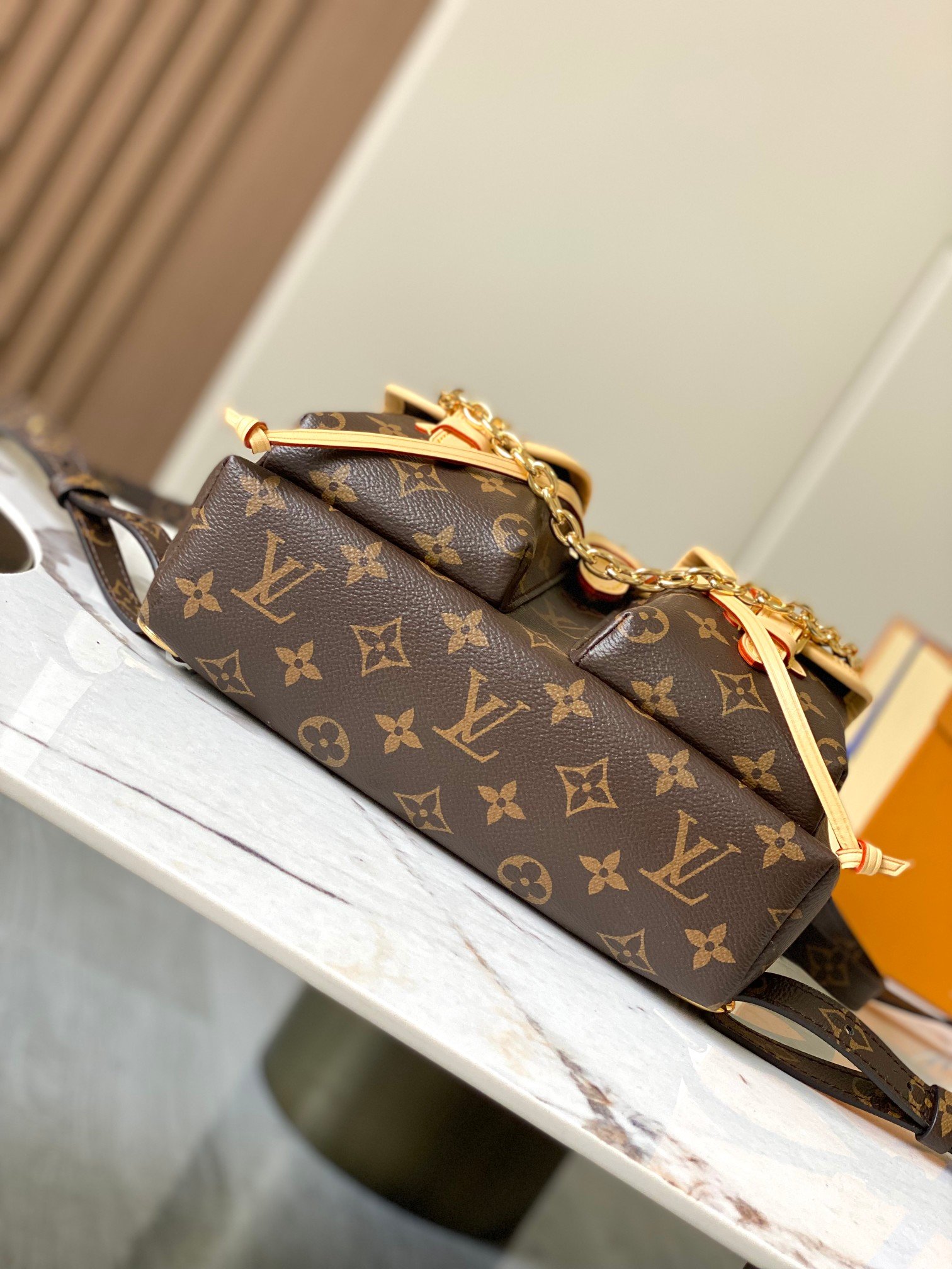 Louis Vuitton M46932 - Image 5