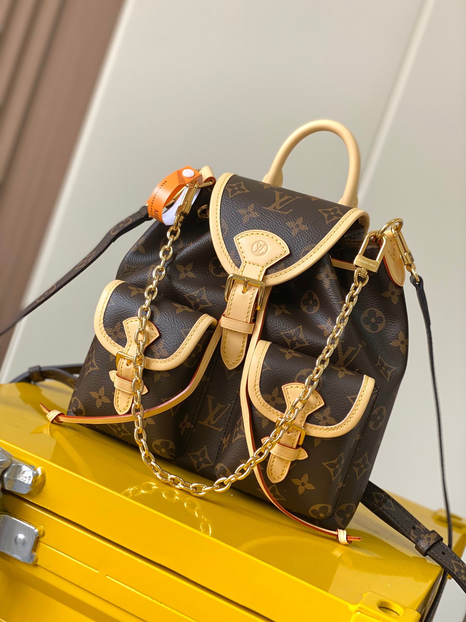 Louis Vuitton M46932