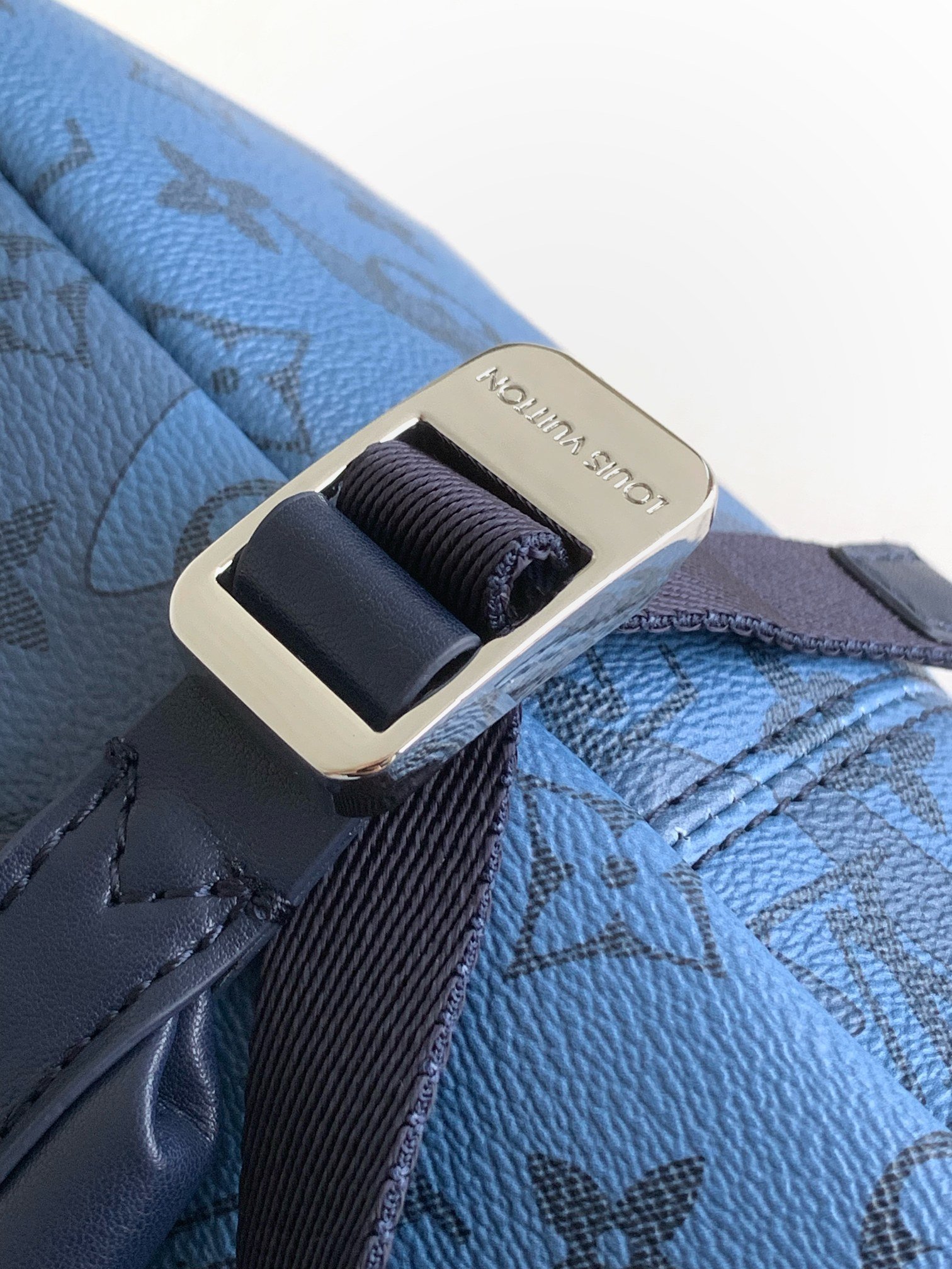 Louis Vuitton M22519 Blue - Image 7