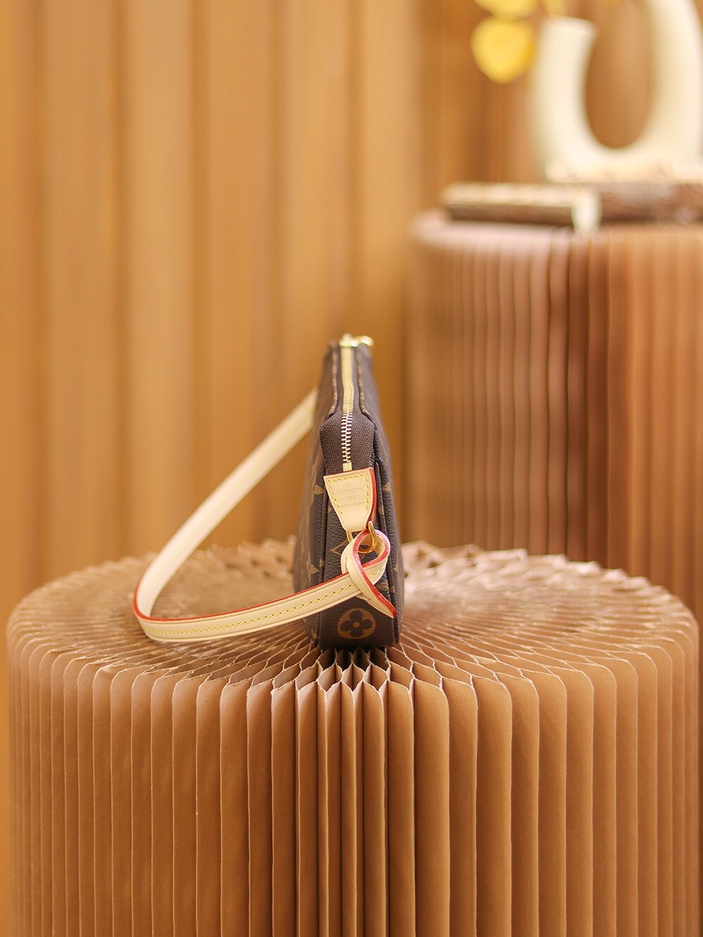 Louis Vuitton M40712 - Image 2