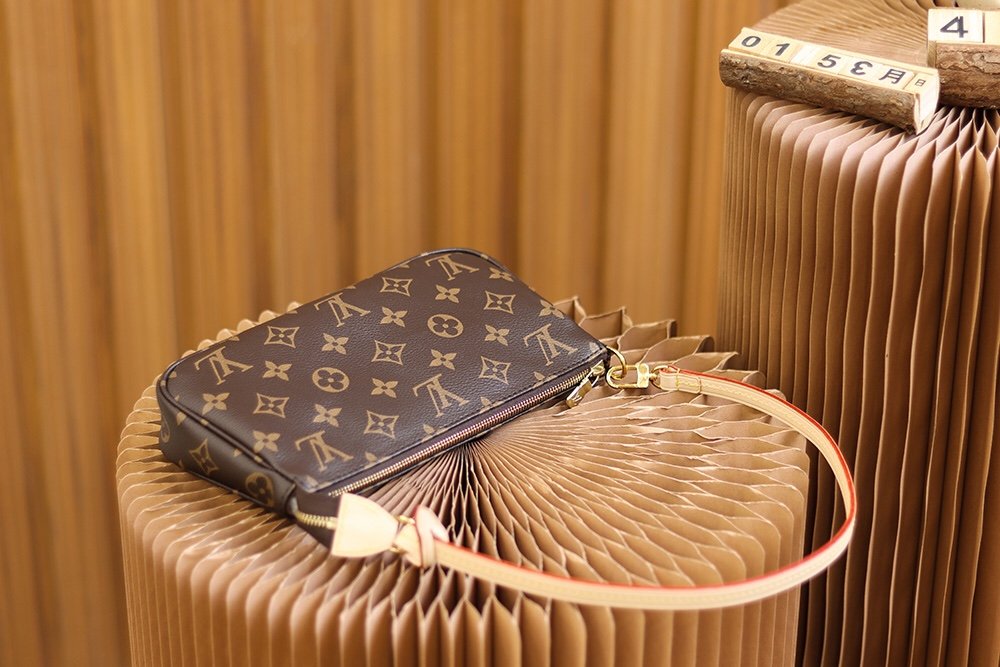 Louis Vuitton M40712 - Image 8