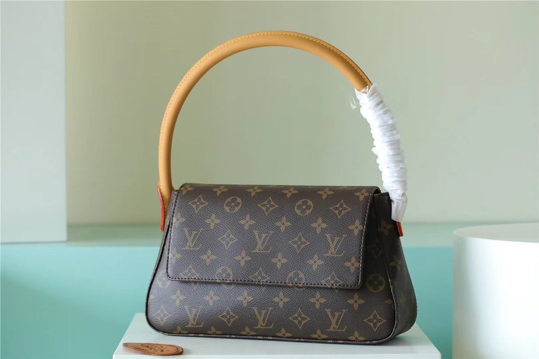 Louis Vuitton M51147