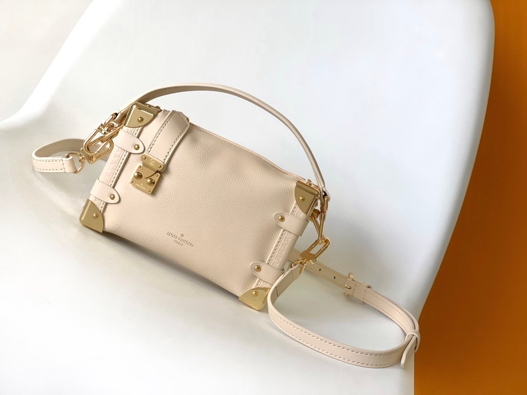 Louis Vuitton M25067 White
