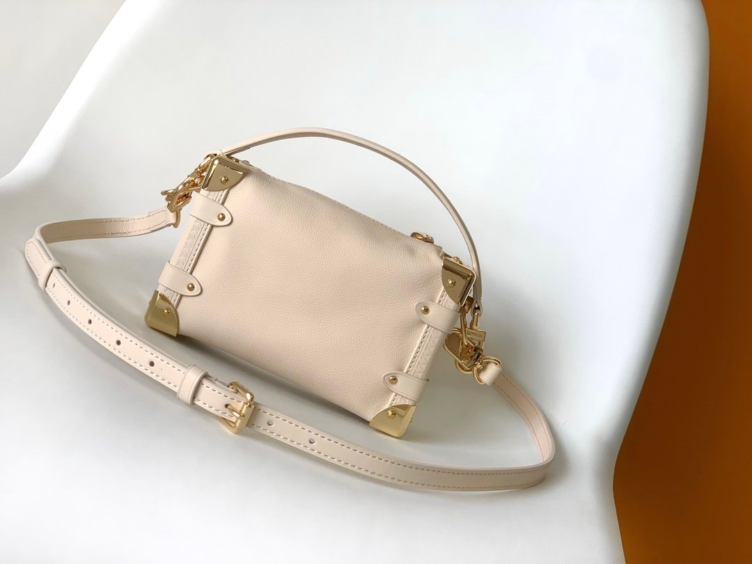 Louis Vuitton M25067 White - Image 2