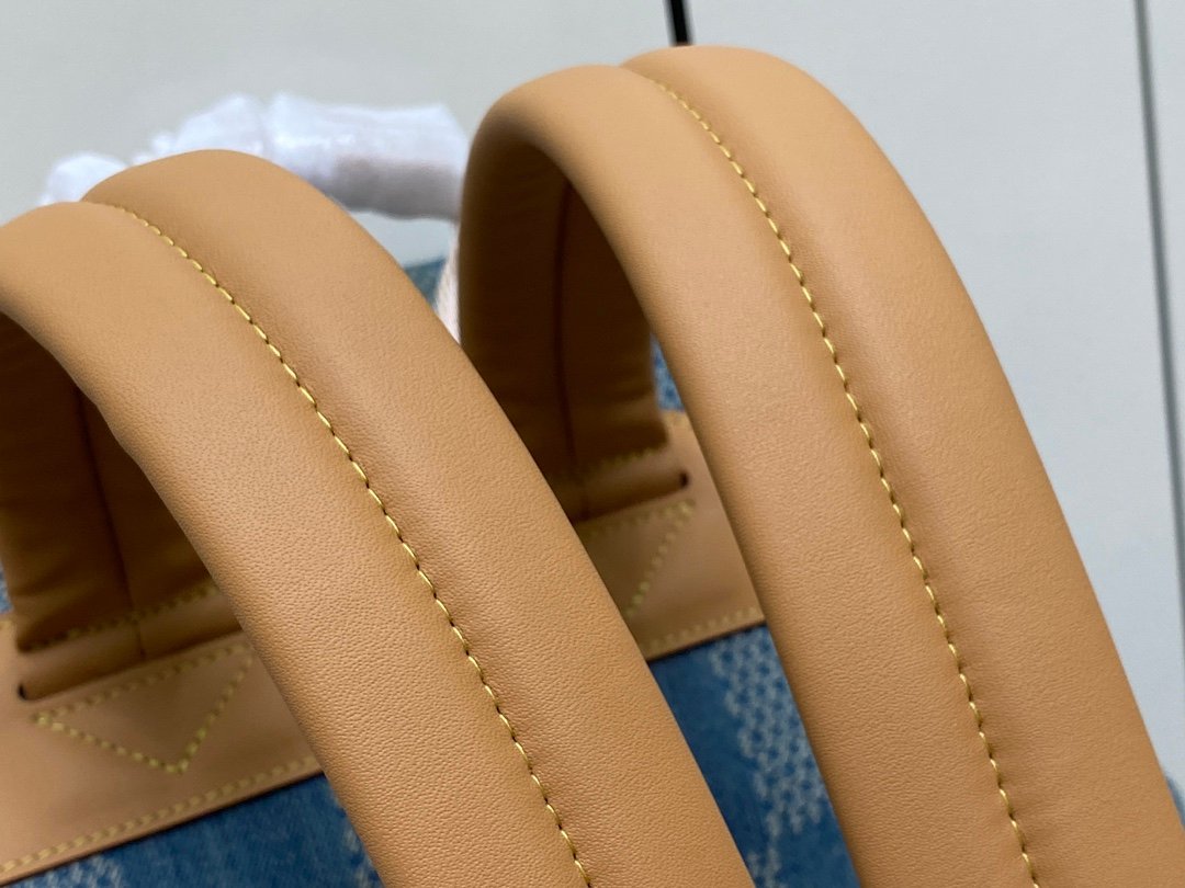 Louis Vuitton MONTSOURIS backpac - Image 6