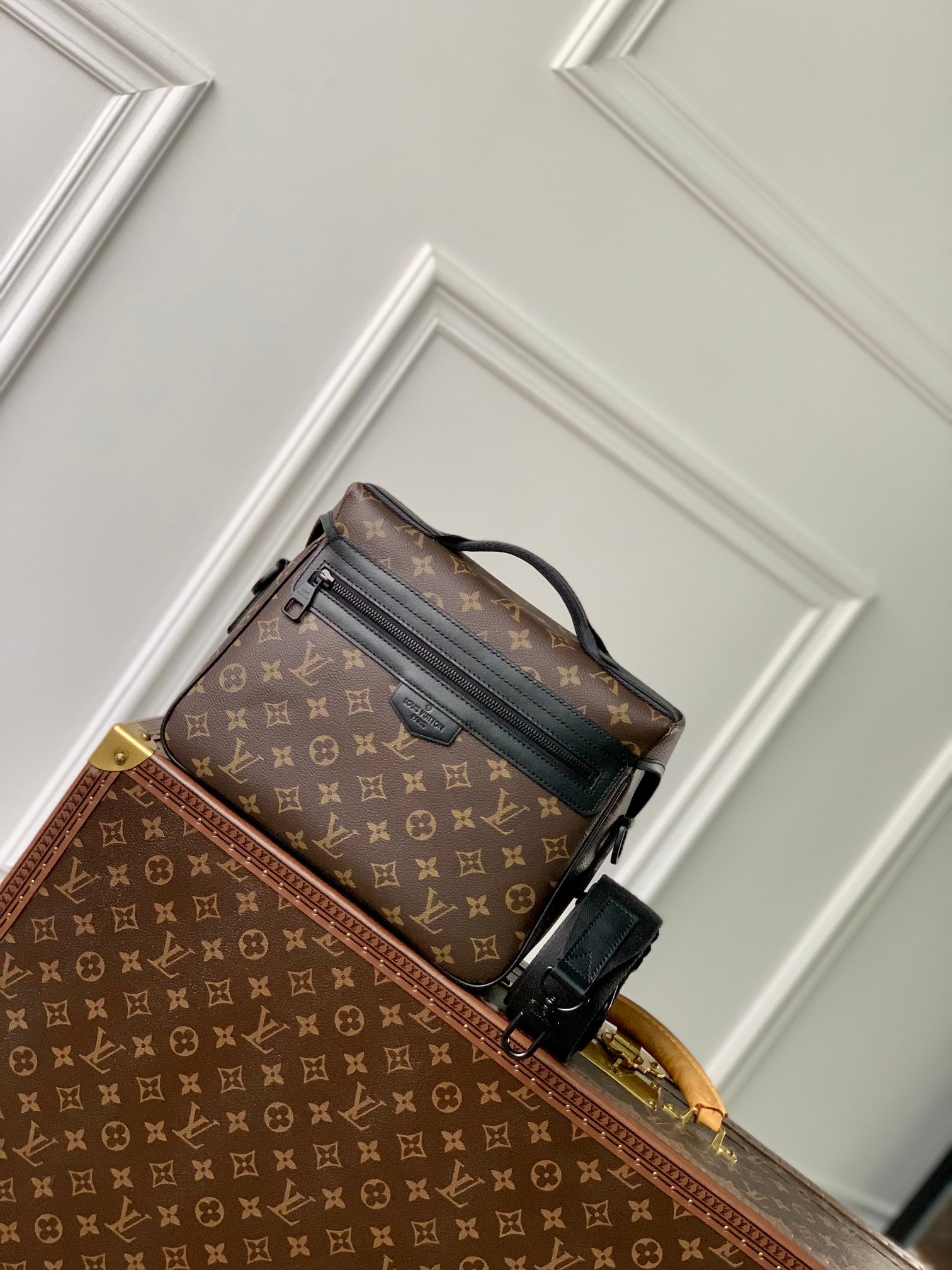 Louis Vuitton M46972 - Image 3