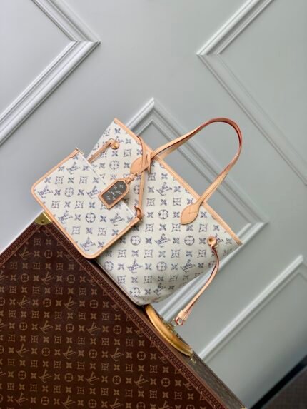 Louis Vuitton M24905 White
