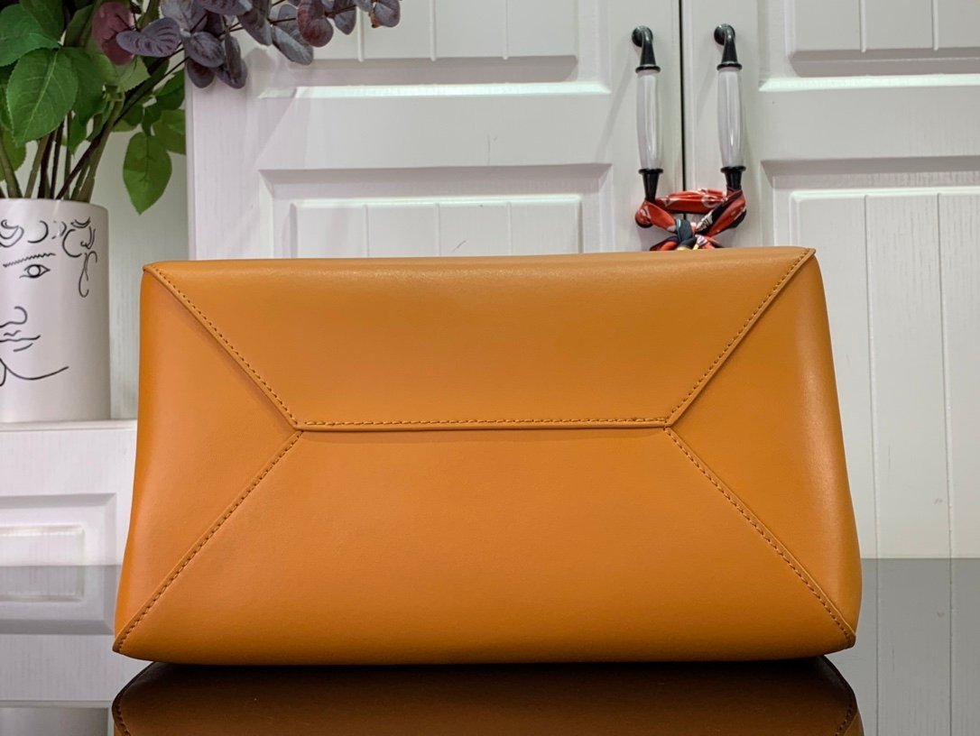 Louis Vuitton M24578 Yellow - Image 4