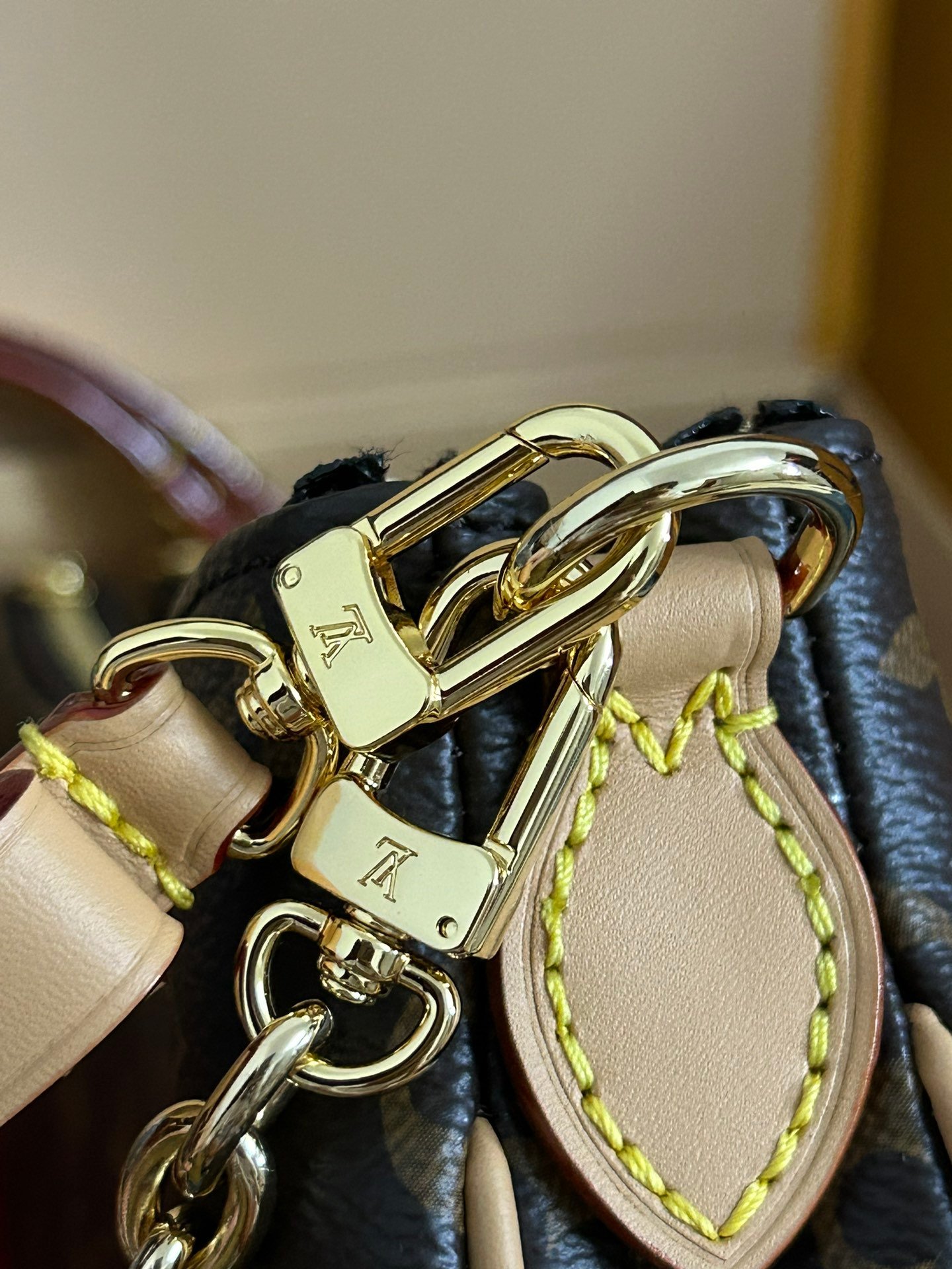 Louis Vuitton M83008 - Image 7