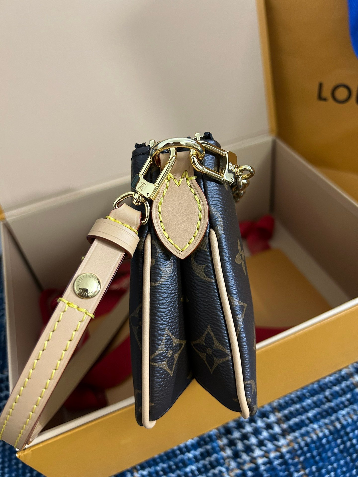 Louis Vuitton M83008 - Image 6