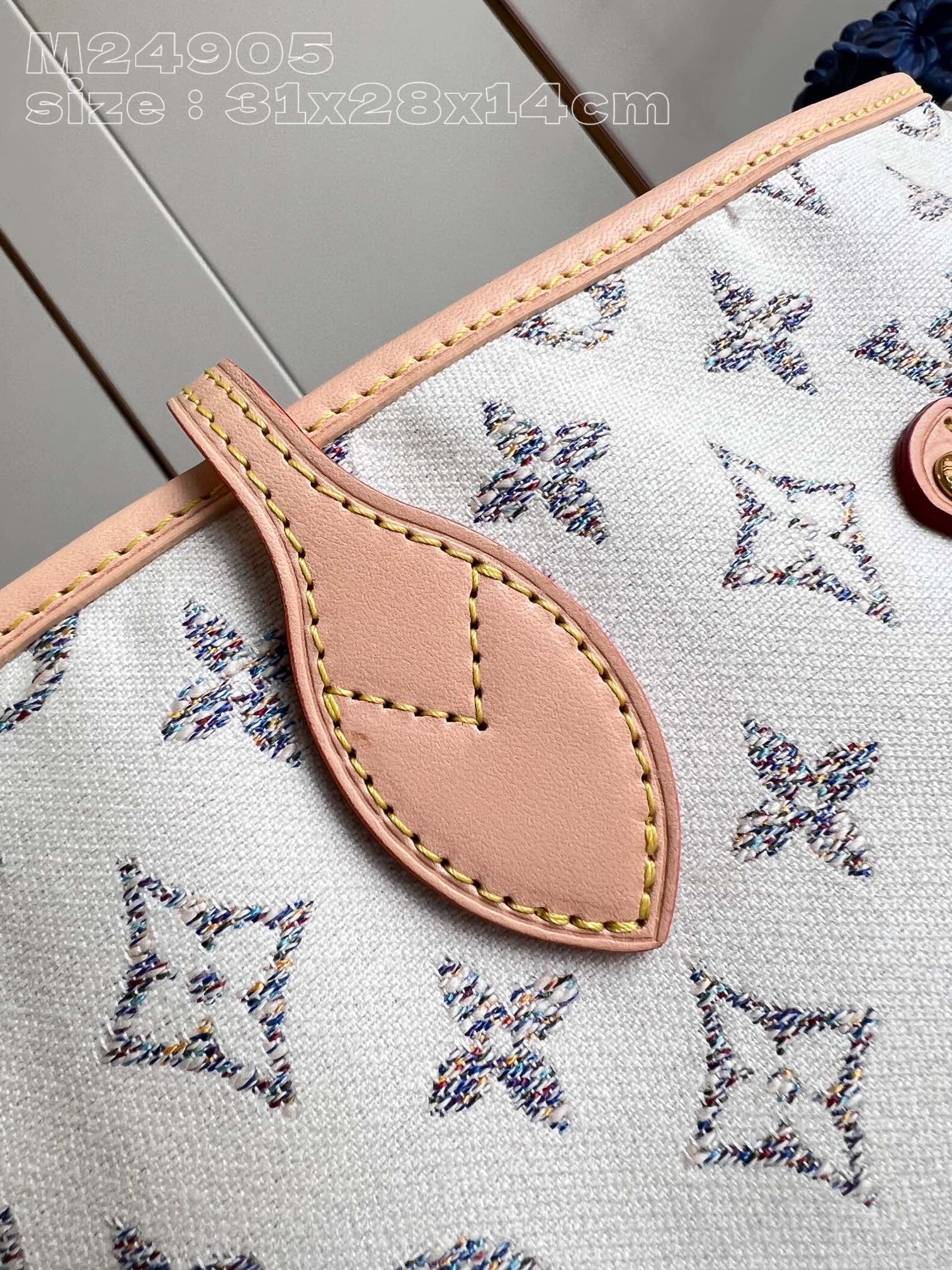 Louis Vuitton M24905 - Image 6