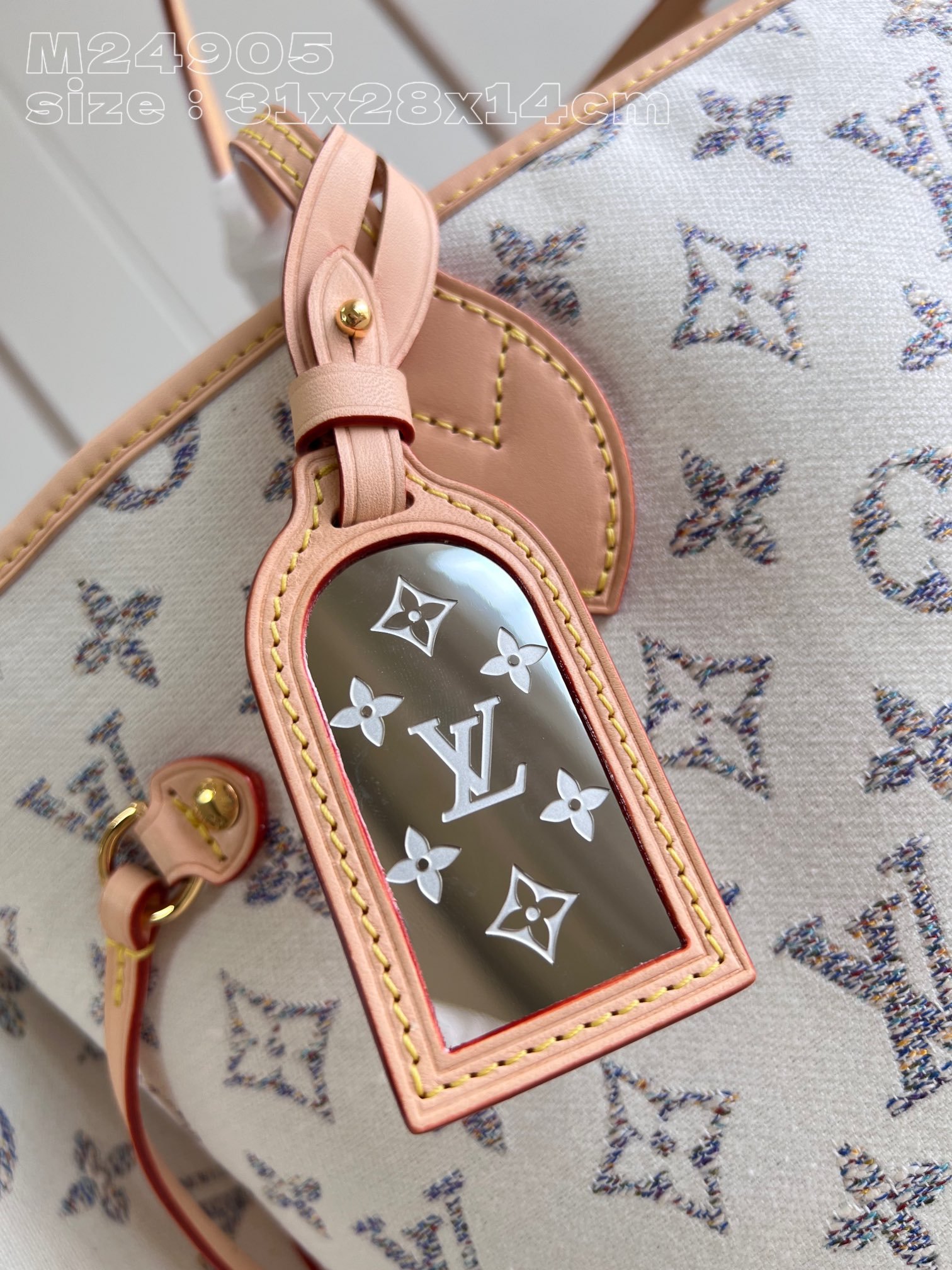 Louis Vuitton M24905 - Image 2