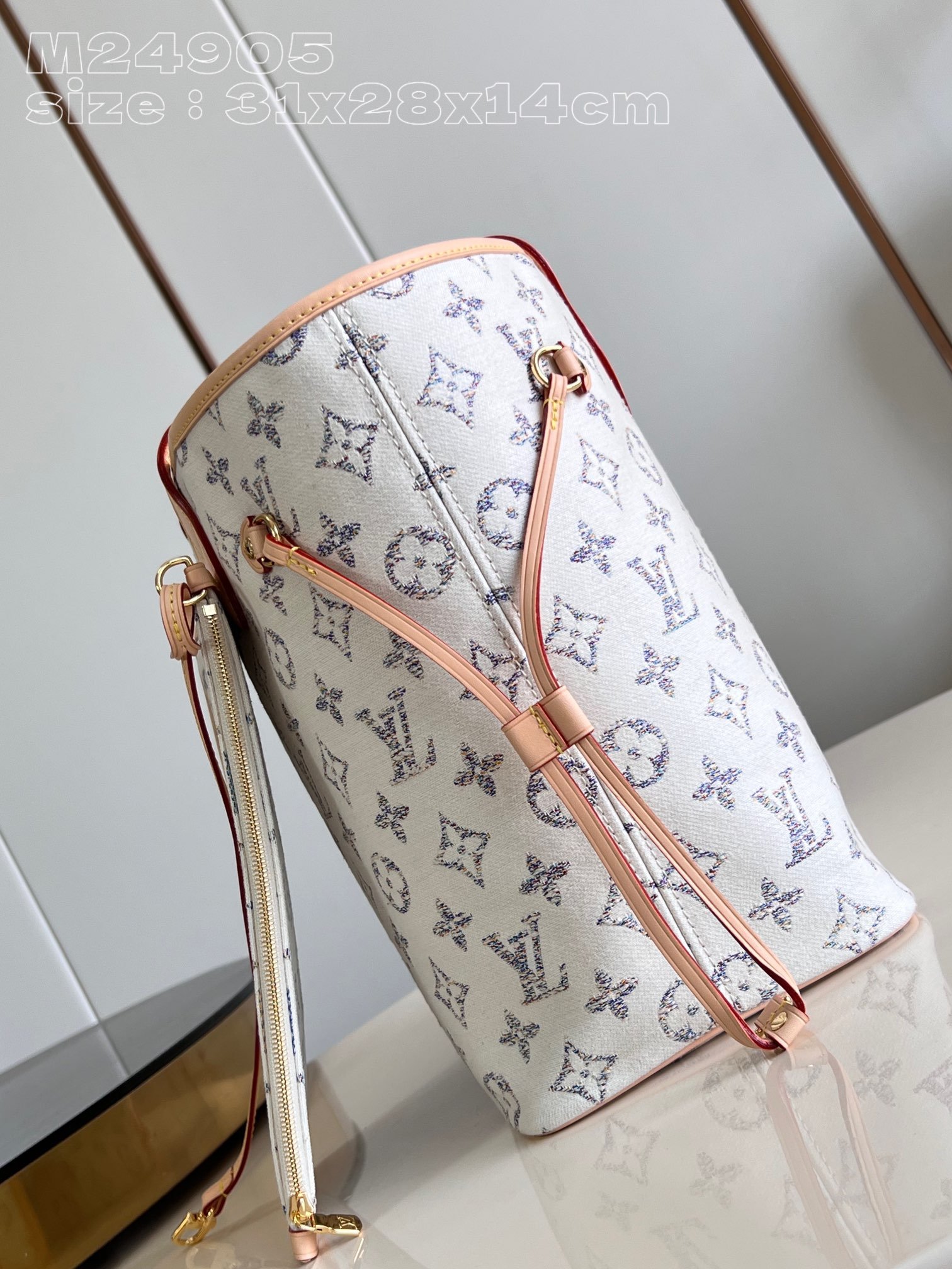 Louis Vuitton M24905 - Image 3