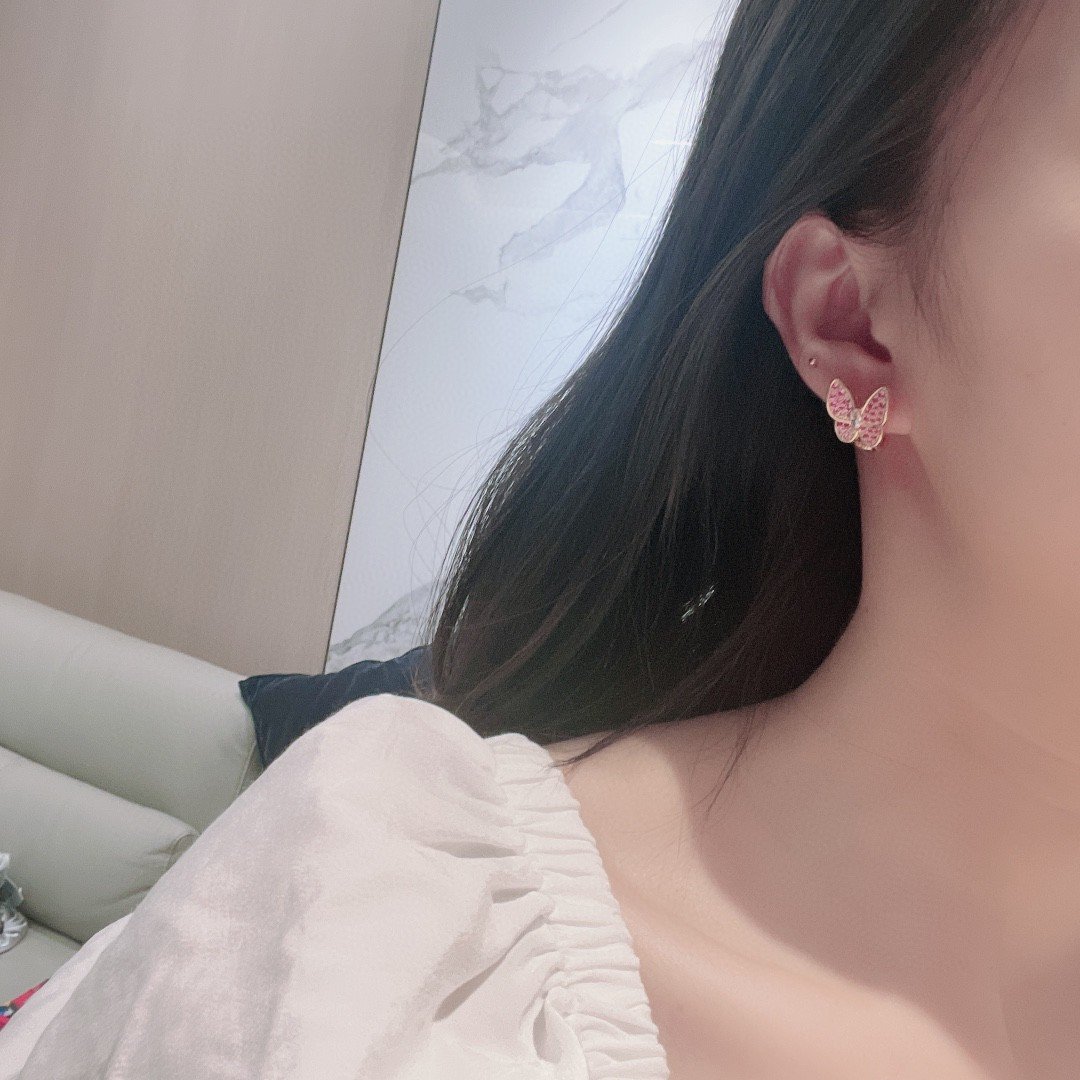 VCA Butterfly Earrings - Image 4