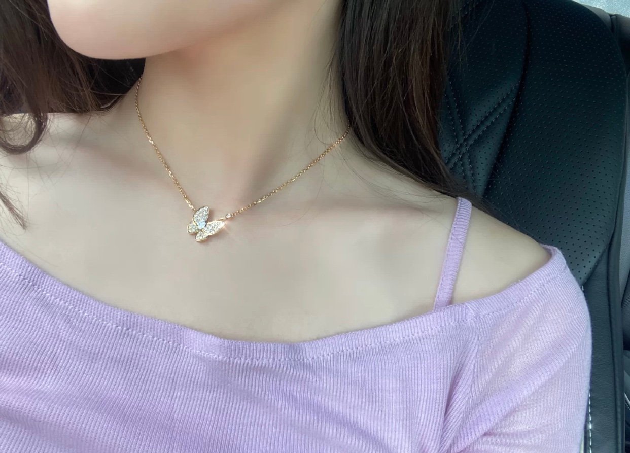 Butterfly necklace Rose/white are in stock - Image 2