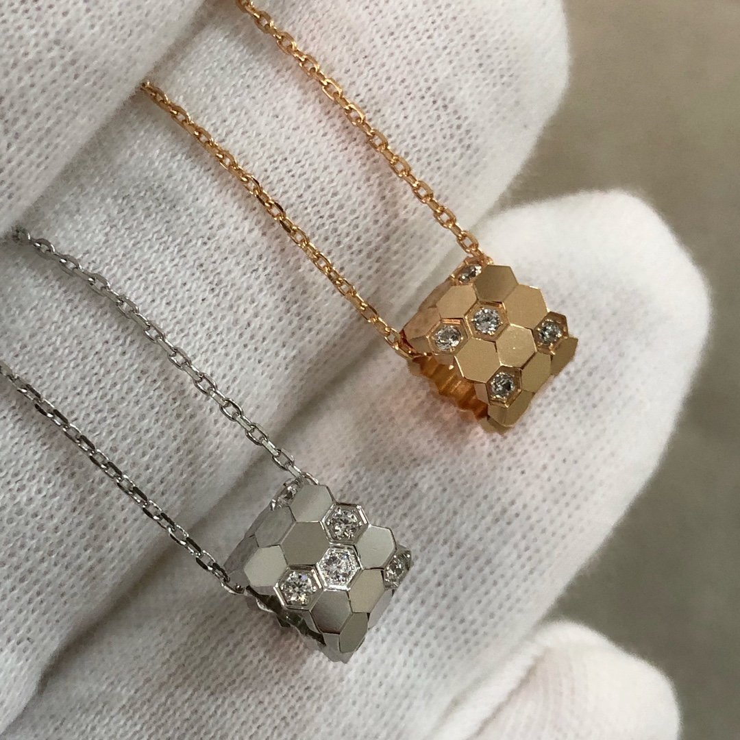 CHaUMET honeycomb half diamond small cylinder necklace, - Image 2