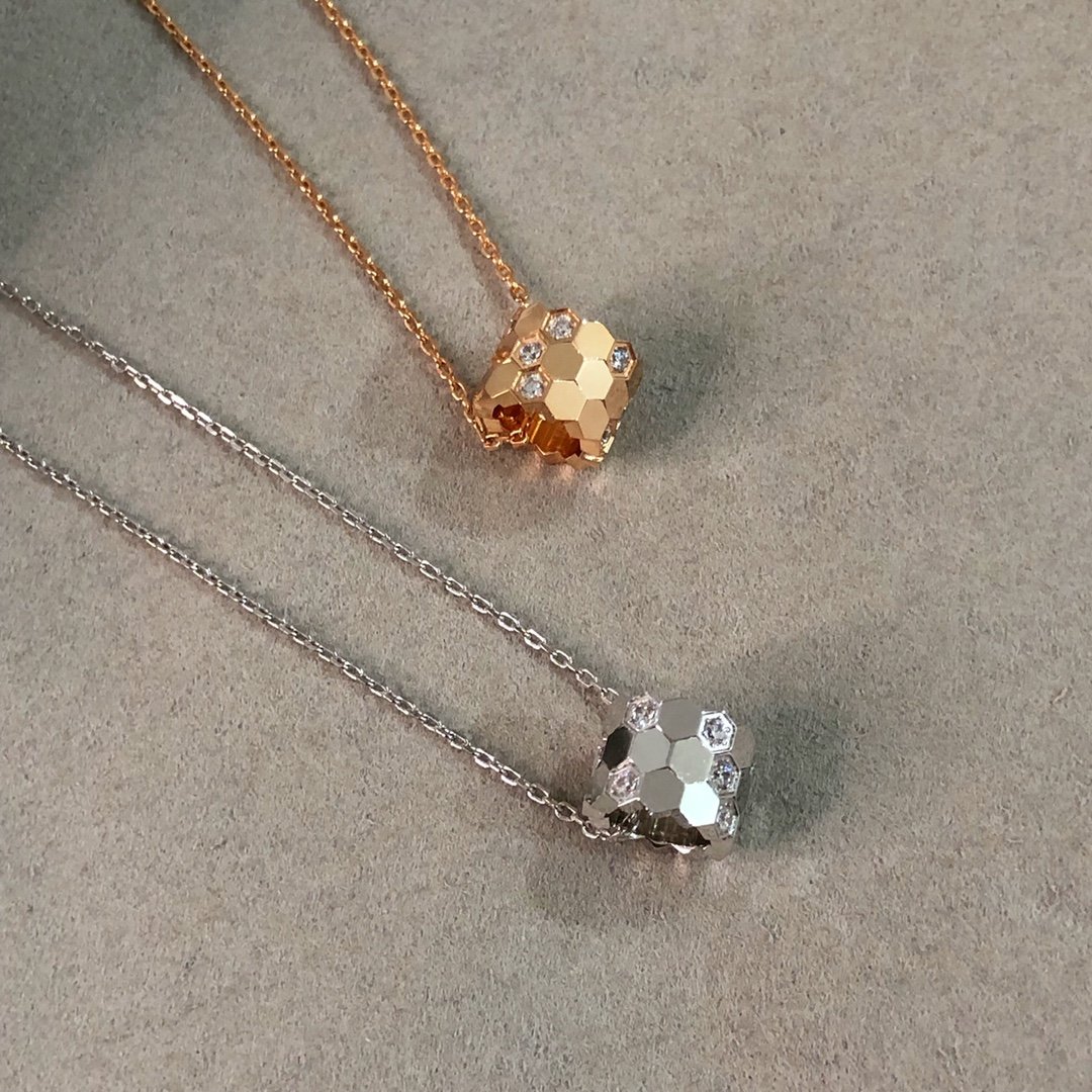 CHaUMET honeycomb half diamond small cylinder necklace, - Image 4