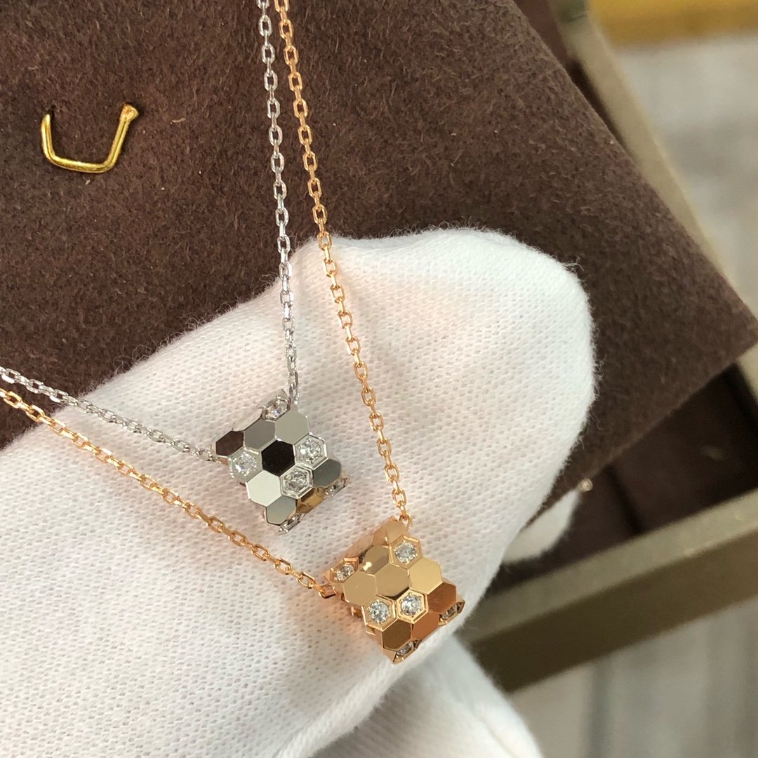 CHaUMET honeycomb half diamond small cylinder necklace,