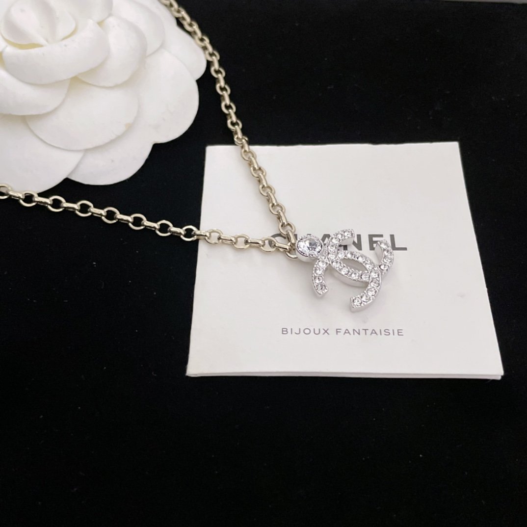 Chanel solitaire double c gold chain necklace - Image 4