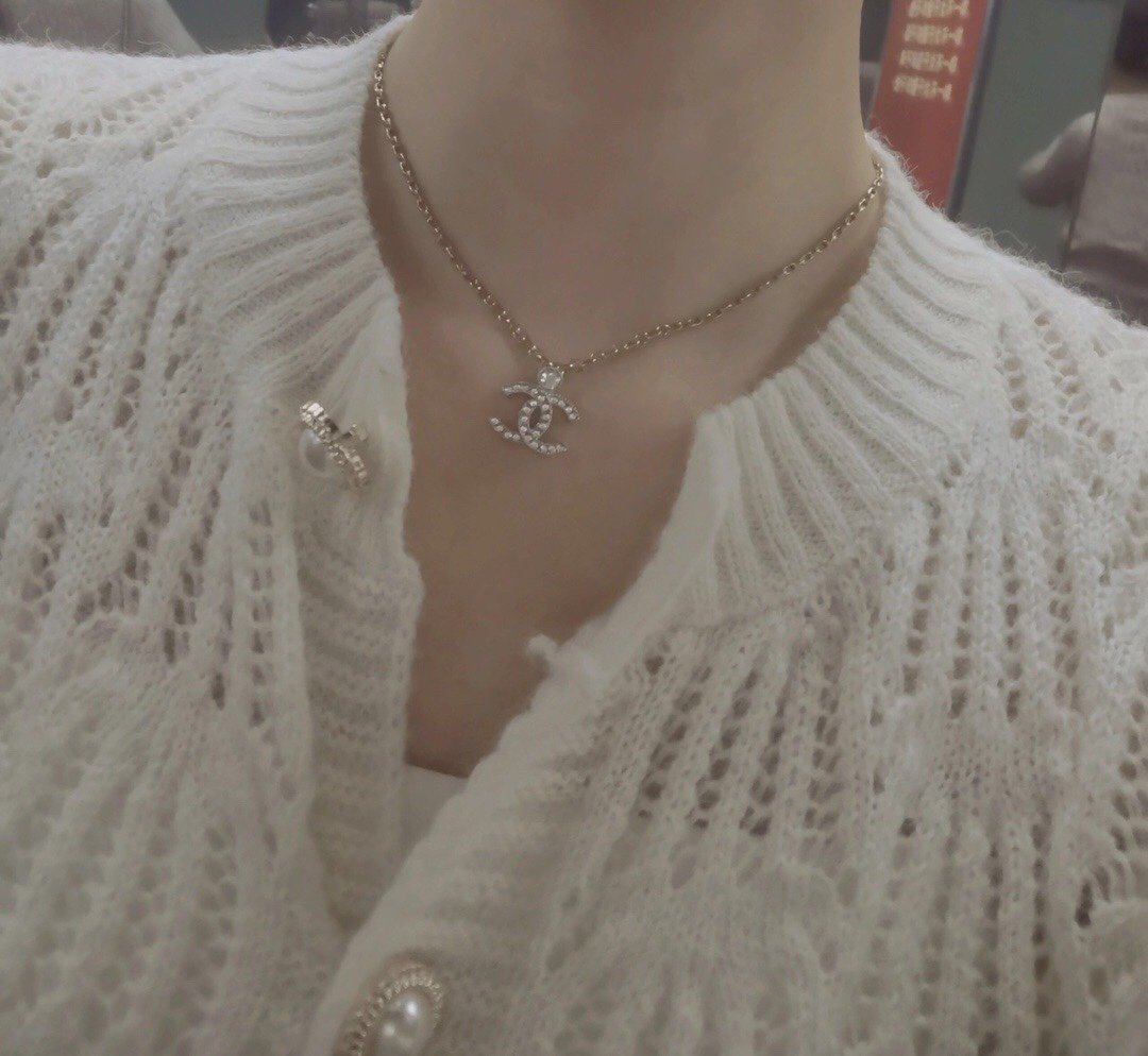 Chanel solitaire double c gold chain necklace - Image 9