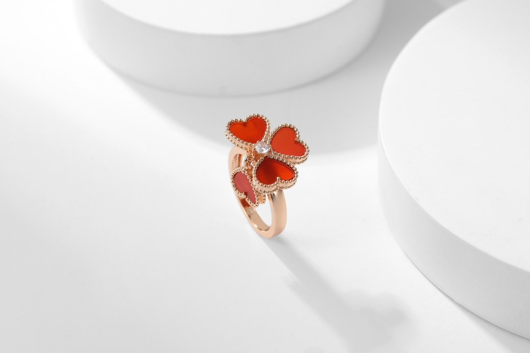 VCA Van Cleef Arpels Sweet Alhambra Ring - Image 4
