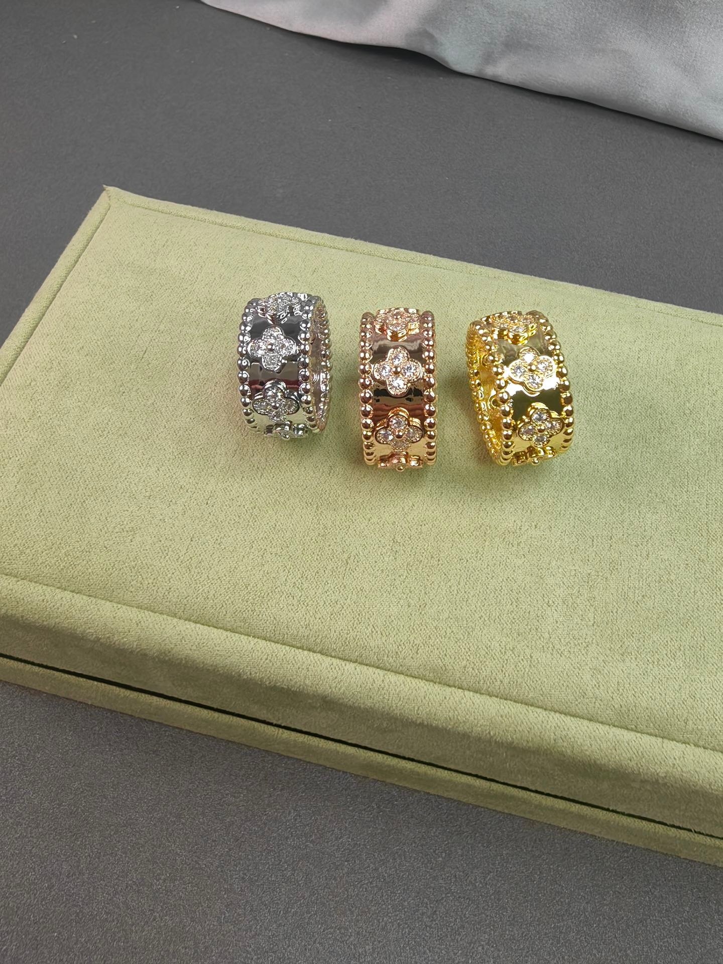 Van Cleef Arpels wide kaleidoscope bracelet - Image 3