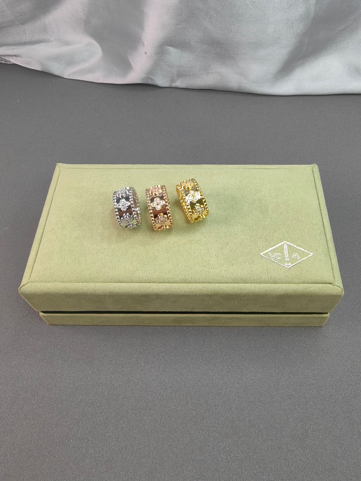 Van Cleef Arpels wide kaleidoscope bracelet - Image 4