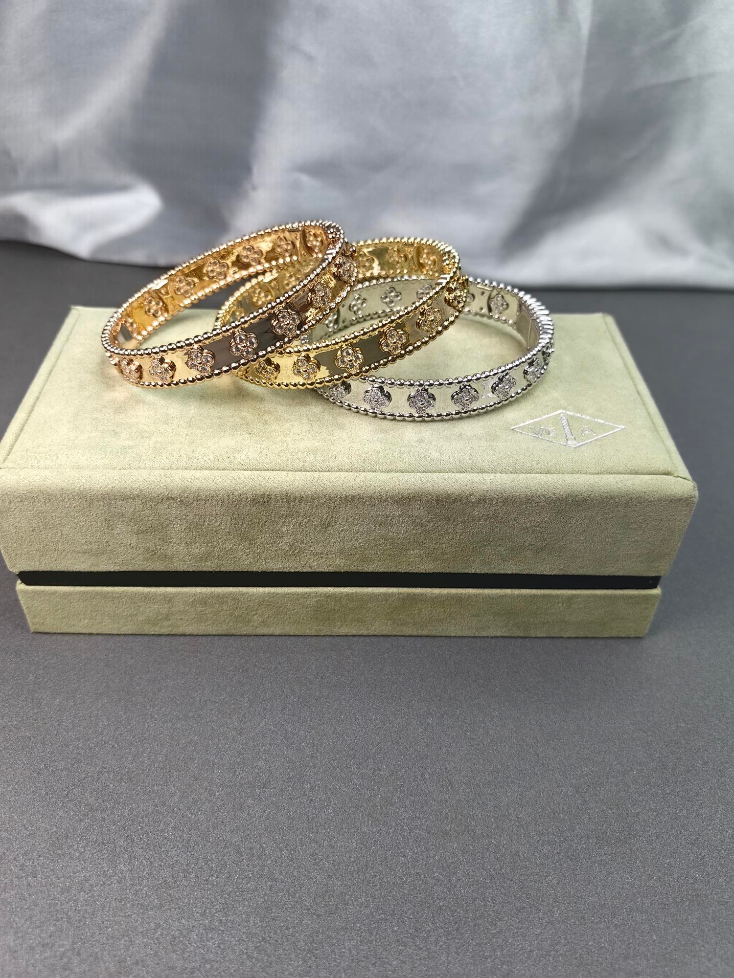 Van Cleef Arpels wide kaleidoscope bracelet - Image 2