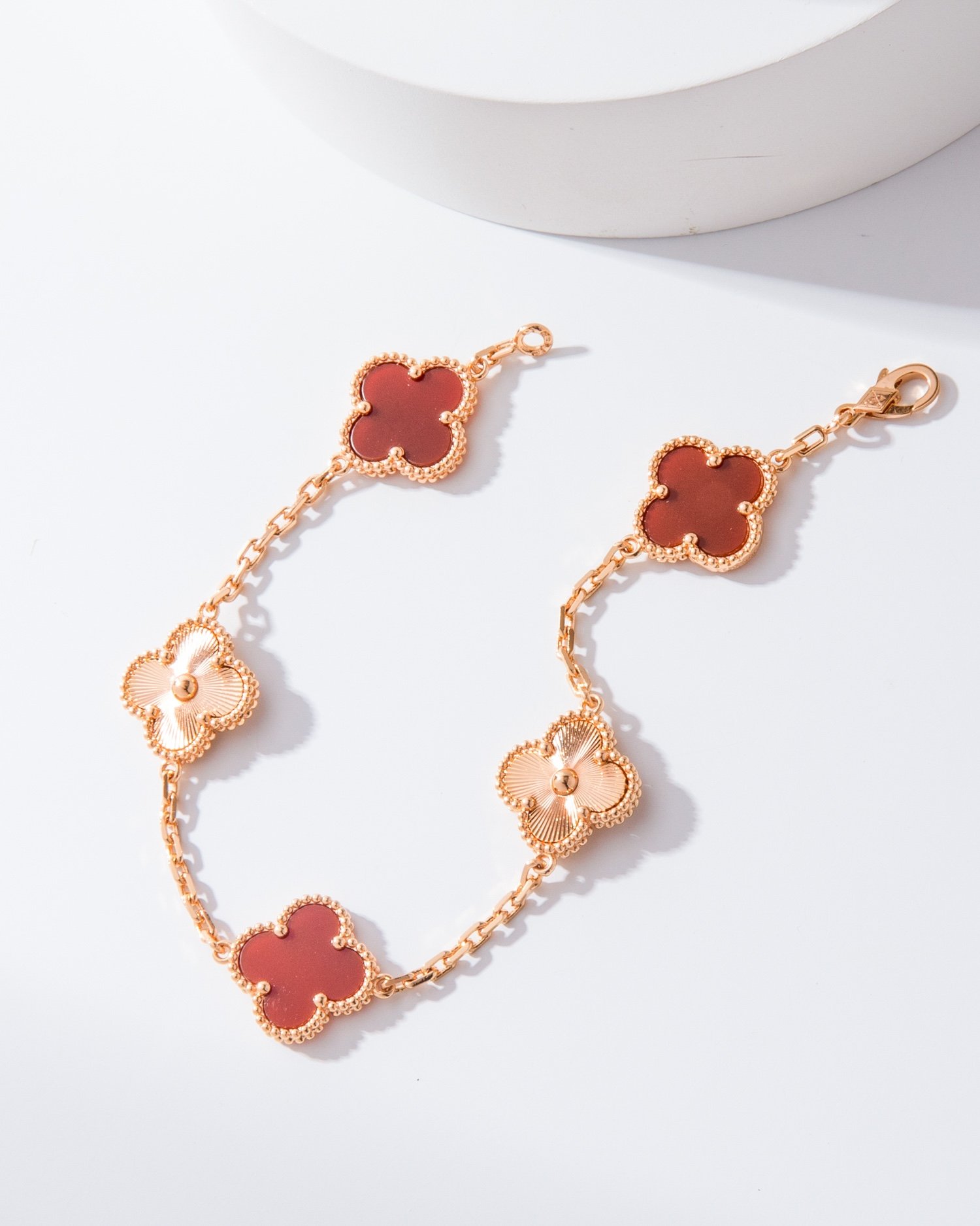 VCA Van Cleef Arpels Carnelian Simple Guilloche Carved Five-Flower Bracelet - Image 3
