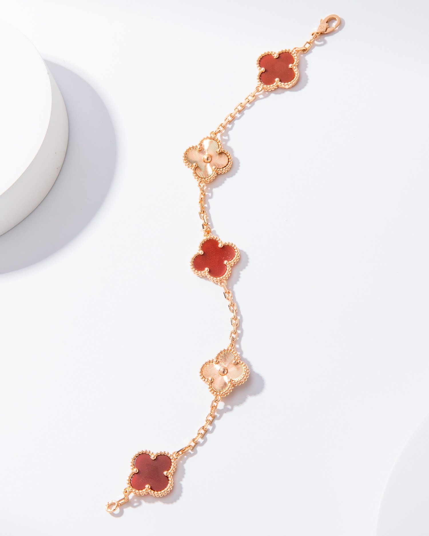 VCA Van Cleef Arpels Carnelian Simple Guilloche Carved Five-Flower Bracelet - Image 5