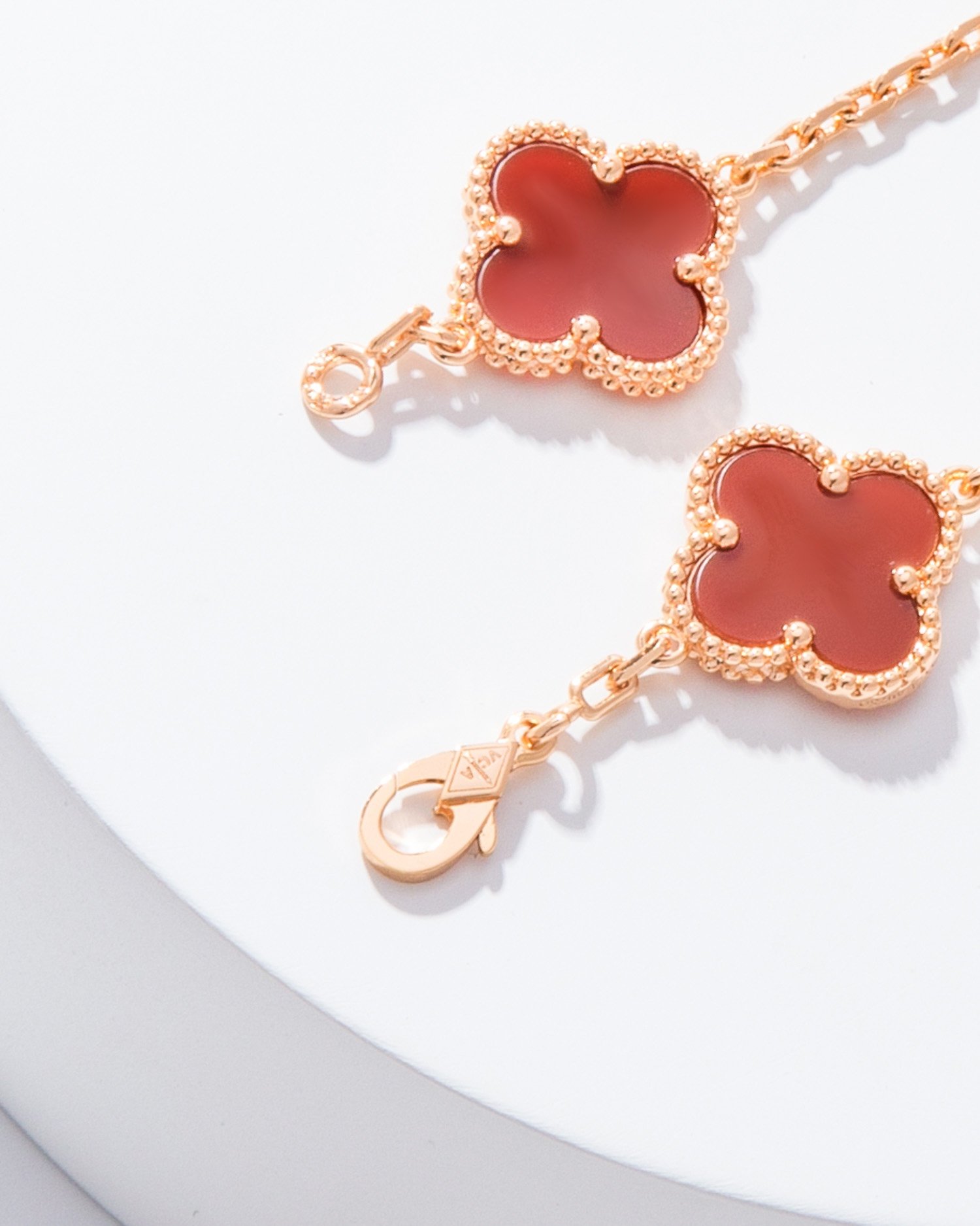 VCA Van Cleef Arpels Carnelian Simple Guilloche Carved Five-Flower Bracelet - Image 9