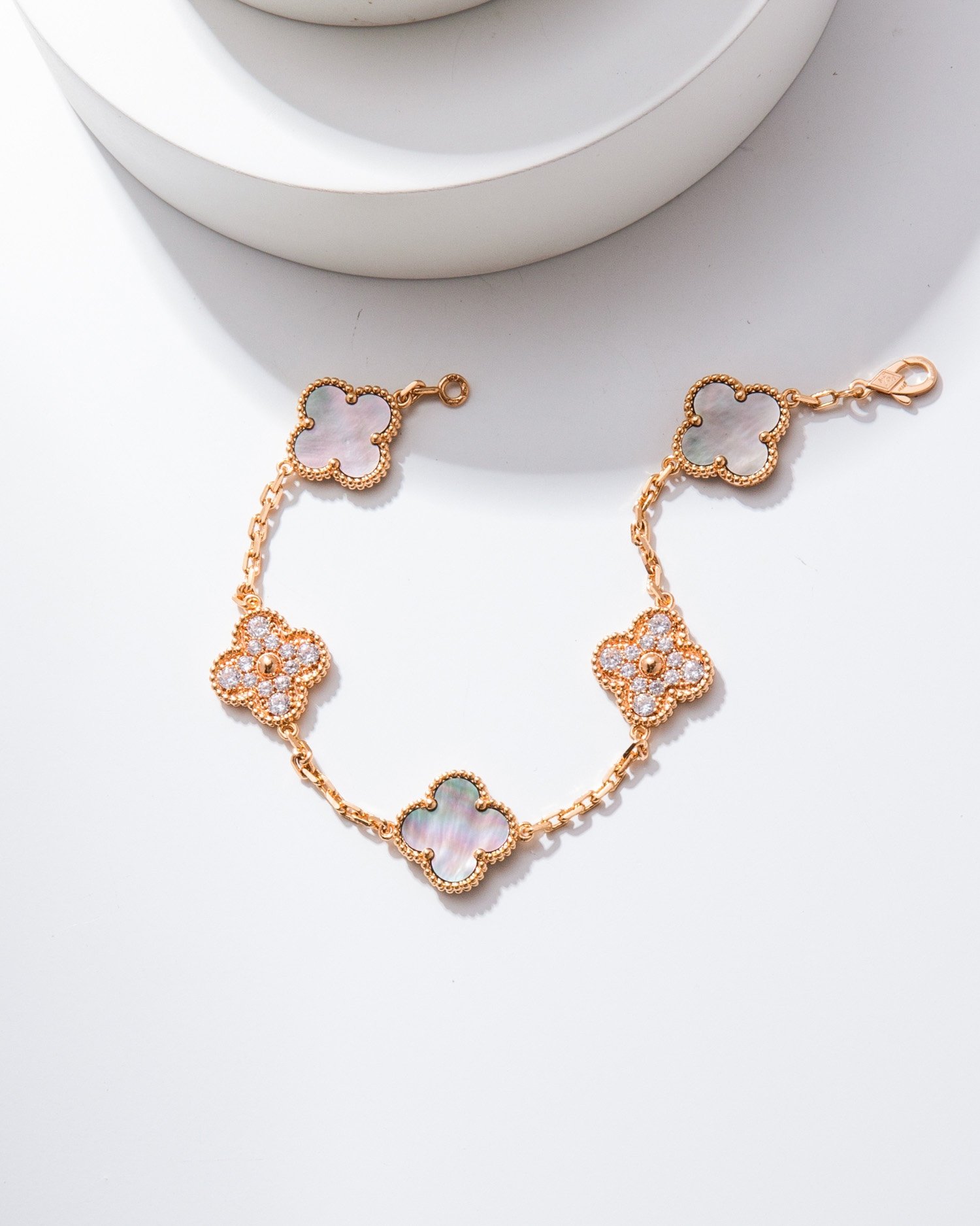 VCA Van Cleef Arpels Grey Mother-of-Pearl Diamond Five-Flower Bracelet Rose Gold/Gold - Image 5