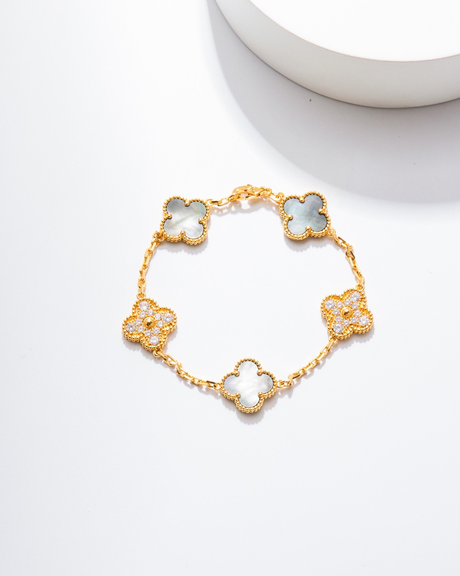 VCA Van Cleef Arpels Grey Mother-of-Pearl Diamond Five-Flower Bracelet Rose Gold/Gold - Image 2