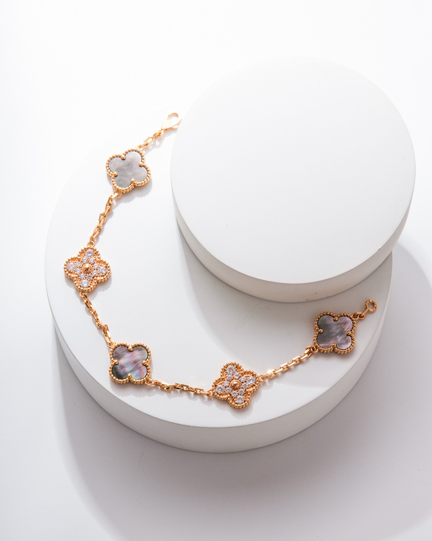 VCA Van Cleef Arpels Grey Mother-of-Pearl Diamond Five-Flower Bracelet Rose Gold/Gold - Image 7