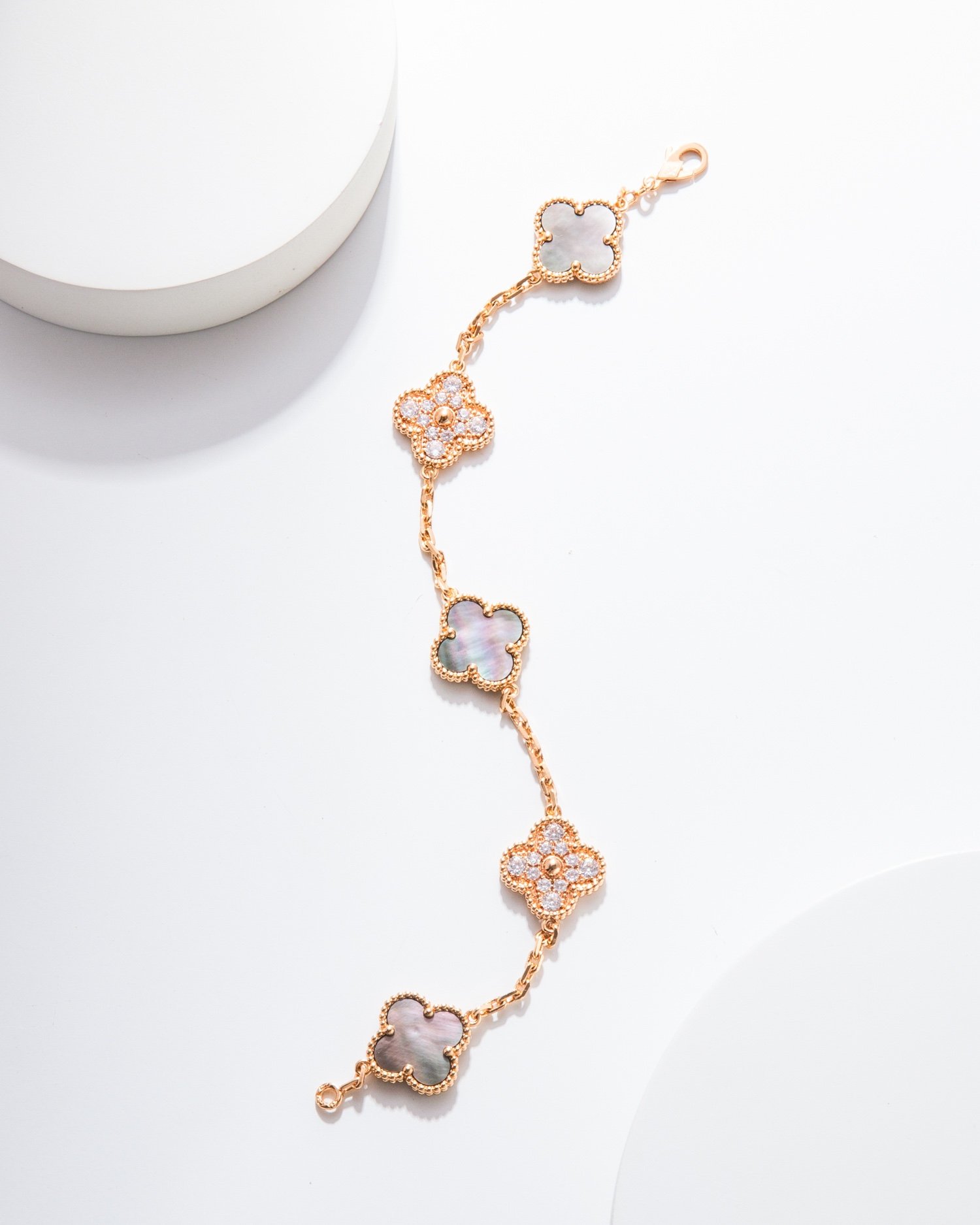 VCA Van Cleef Arpels Grey Mother-of-Pearl Diamond Five-Flower Bracelet Rose Gold/Gold - Image 6