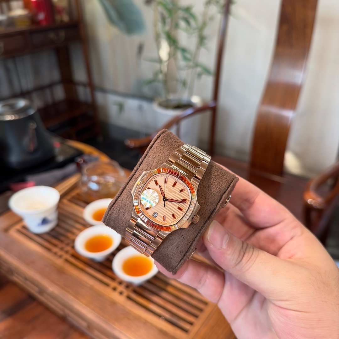 Patek Philippe Nautilus ladies' watc - Image 6