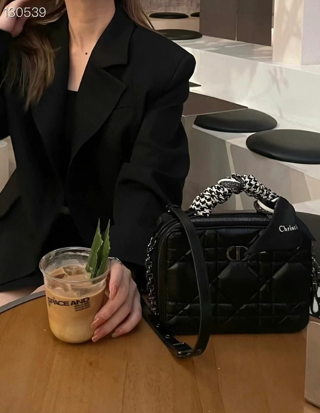 #Latest chain camera bag - Image 8