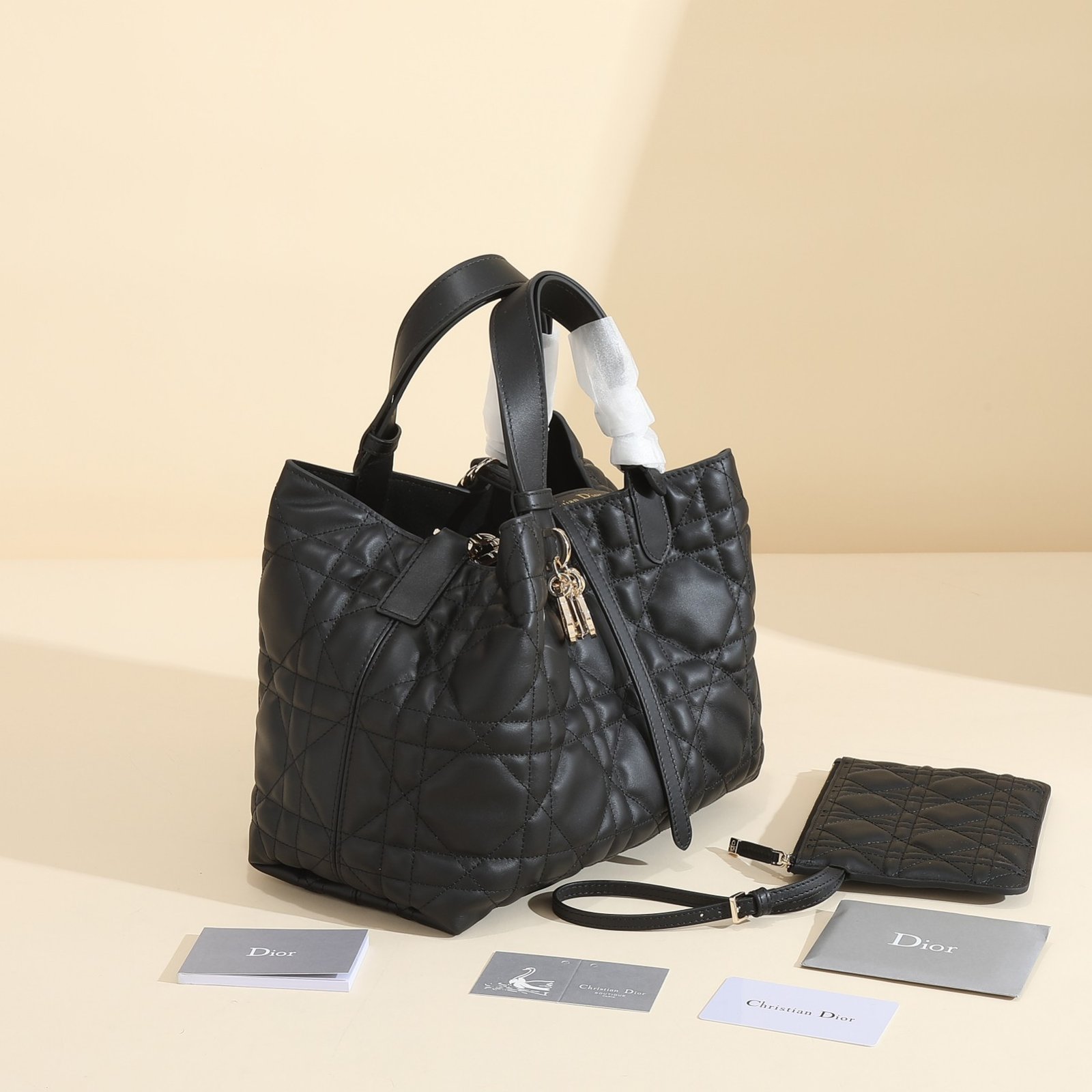 medium dior toujours bag Model: M2821 - Image 3