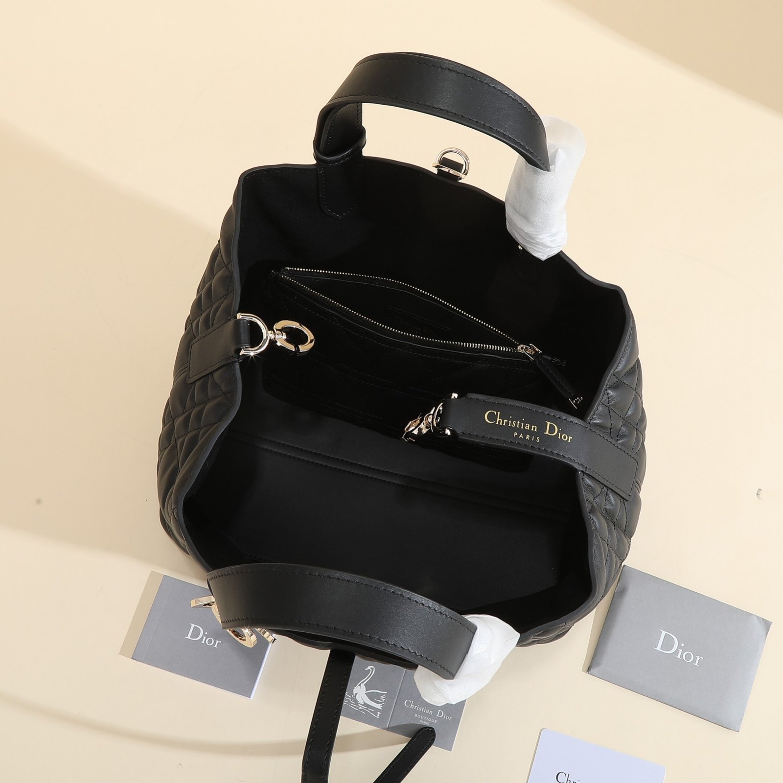 medium dior toujours bag Model: M2821 - Image 2