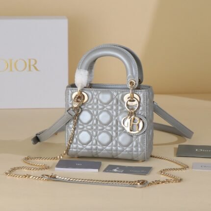 Mini Lady Dior Handbag Three-grid Lady Dior

Pearl Grey Sheepskin Cang Plaid