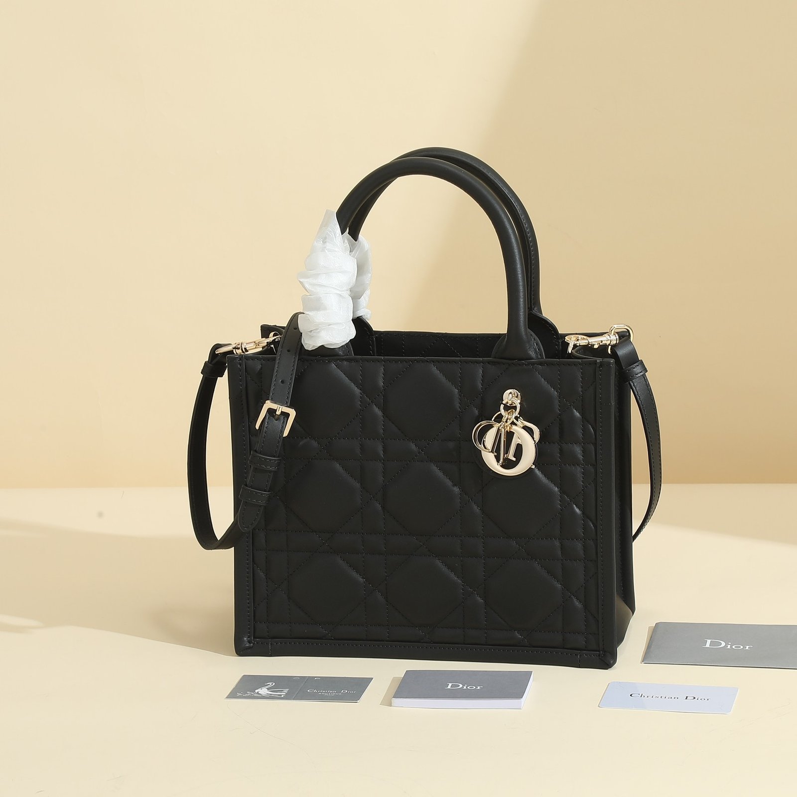 Dior handbag Code: M1323OWHP_M900