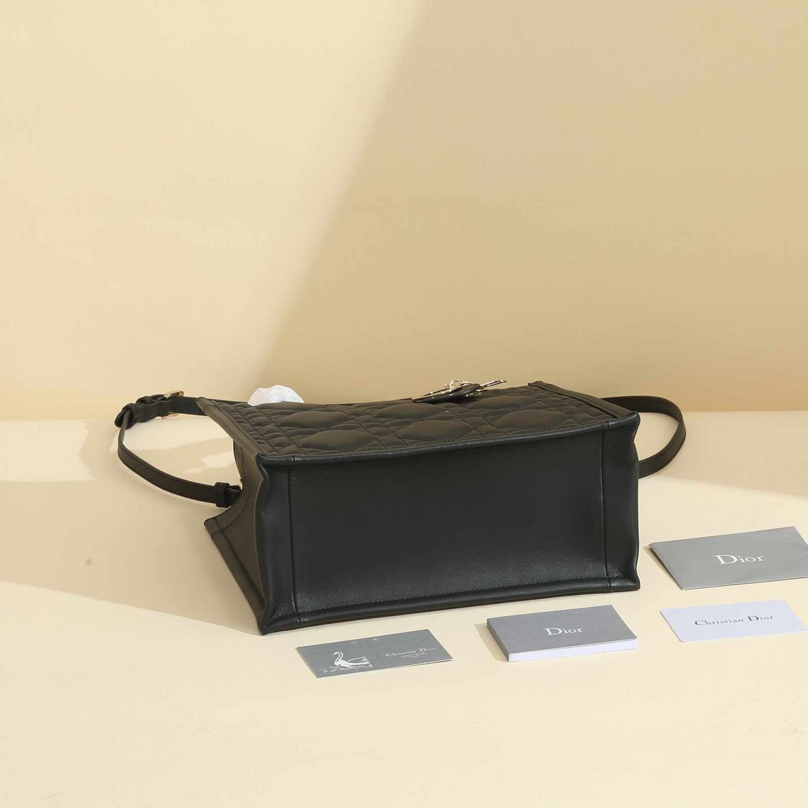 Dior handbag Code: M1323OWHP_M900 - Image 2