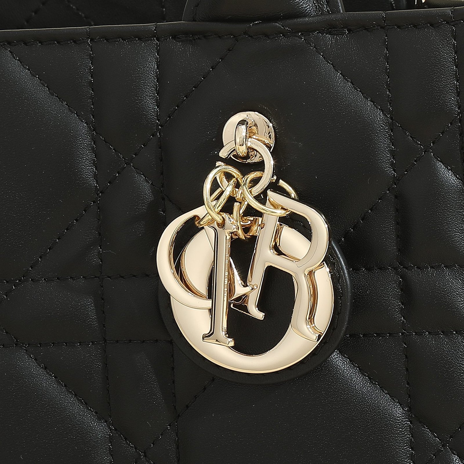 Dior handbag Code: M1323OWHP_M900 - Image 3