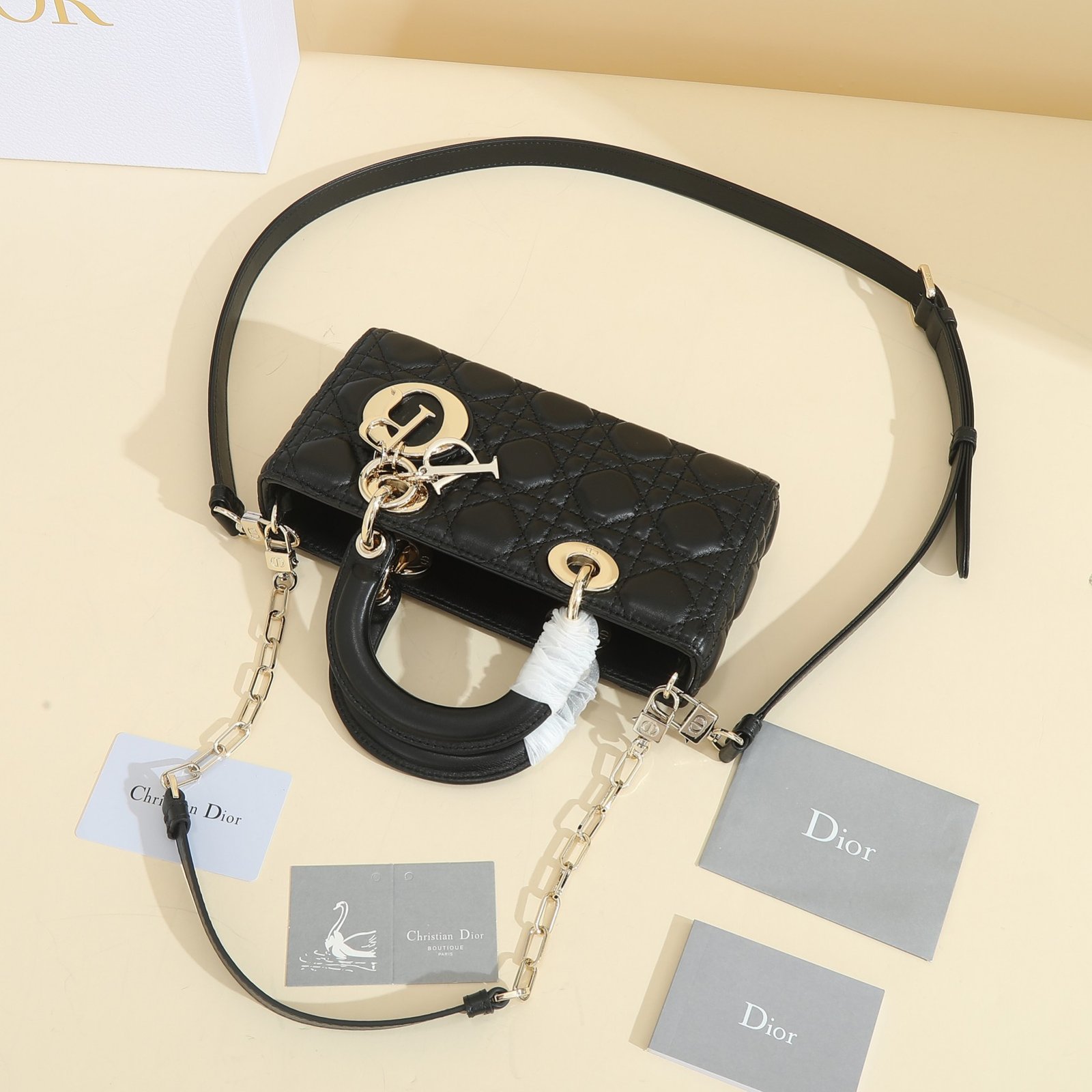 Black lambskin cannage
No.: M0613ONGE_M413 - Image 5