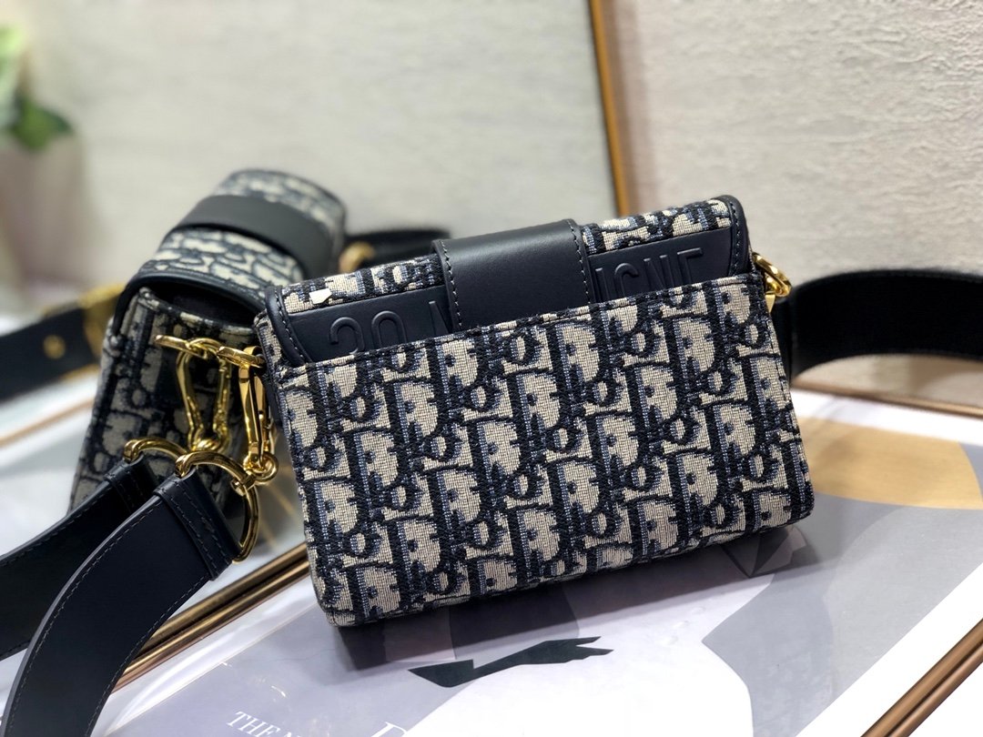 2232-1 Dior Montaigne Mini Box 17.5cm - Image 4