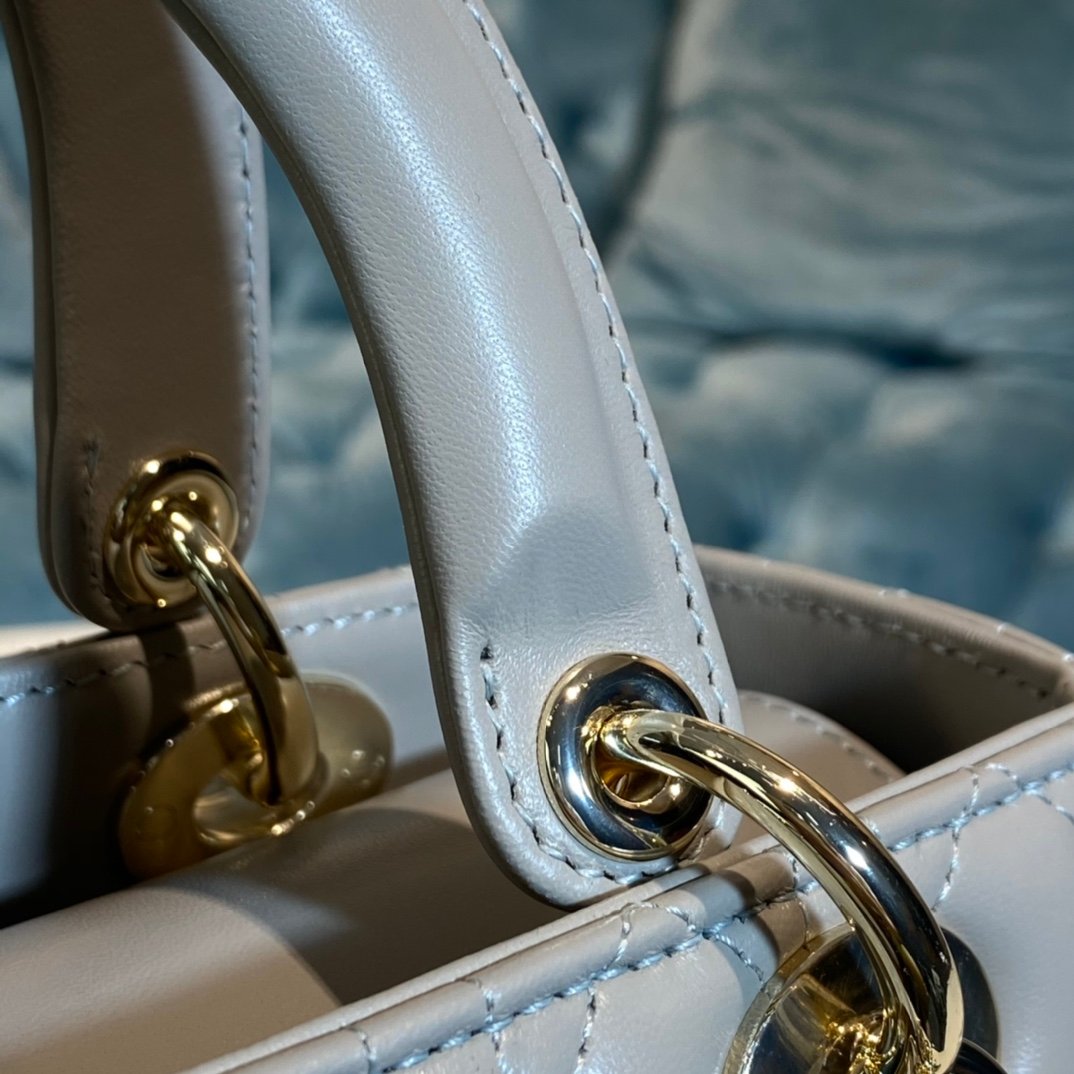 Model 0565 - Light Grey Lamb Gold - Image 6