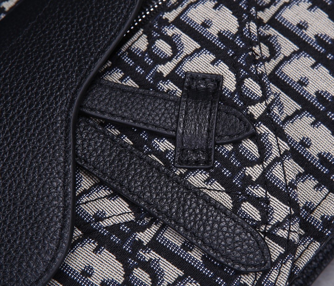 Dior men's SADDLE men's crossbody bag - Image 5