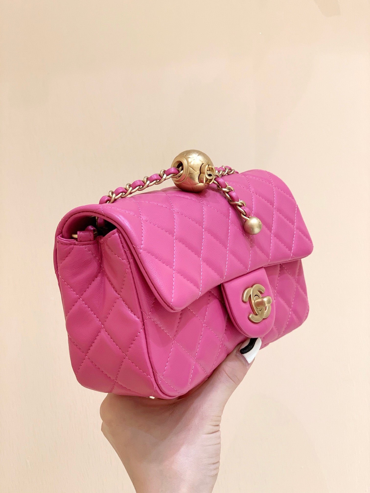 bagrand new supreme version pure original CF gold bagall
Full set of thick gold plated all steel small gold bagalls
Classic flap bag - Image 7