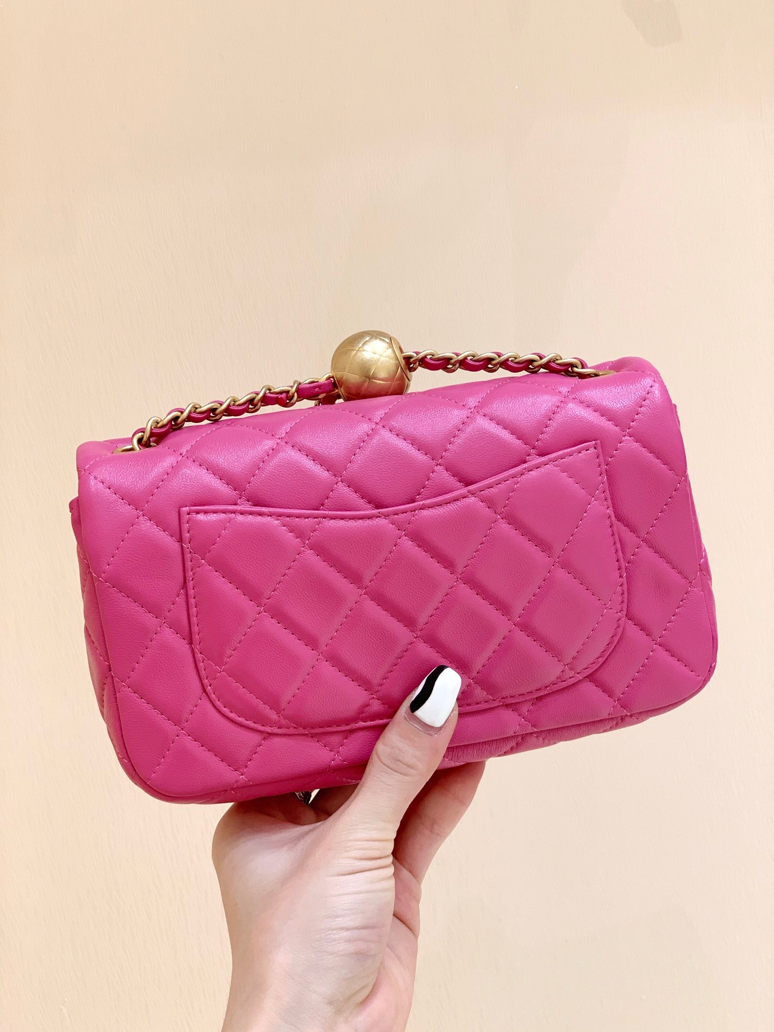 bagrand new supreme version pure original CF gold bagall
Full set of thick gold plated all steel small gold bagalls
Classic flap bag - Image 8